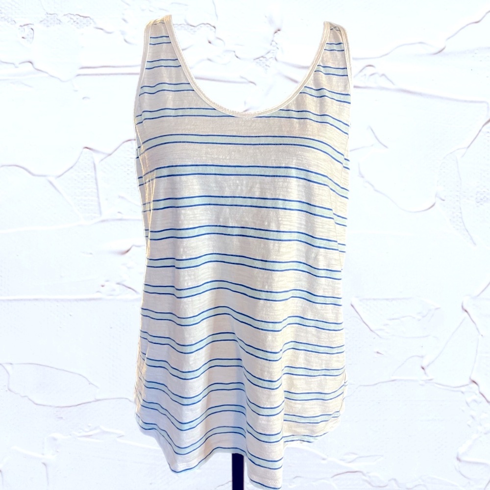 Women’s Gap Tank Top